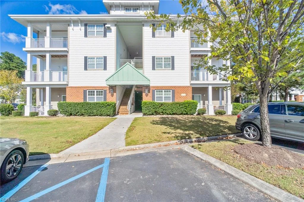 2424 Chancery LN #105, CHESAPEAKE VA 23321