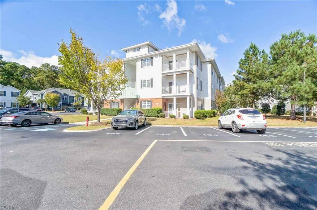 2424 Chancery Ln #105, Chesapeake — photo