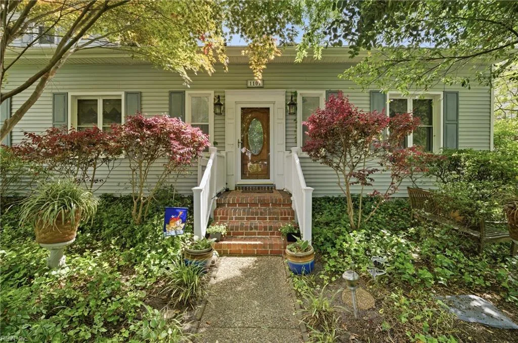 1101 Lexan Ave