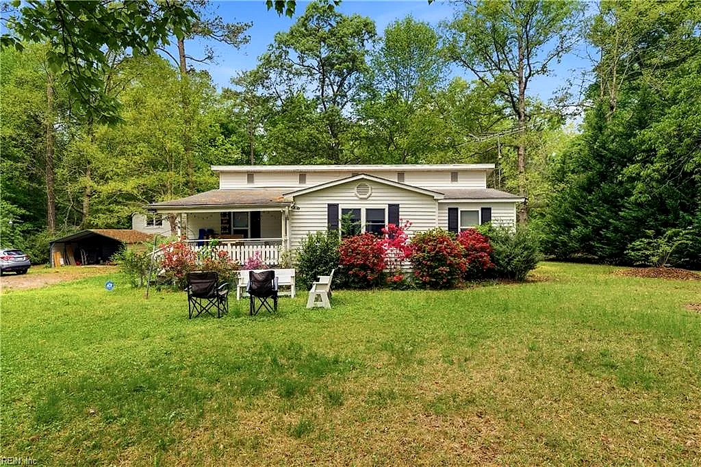 9788 Woods Cross Rd, Gloucester — photo