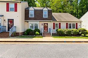 6432 Village Woods Ct, Gloucester — photo