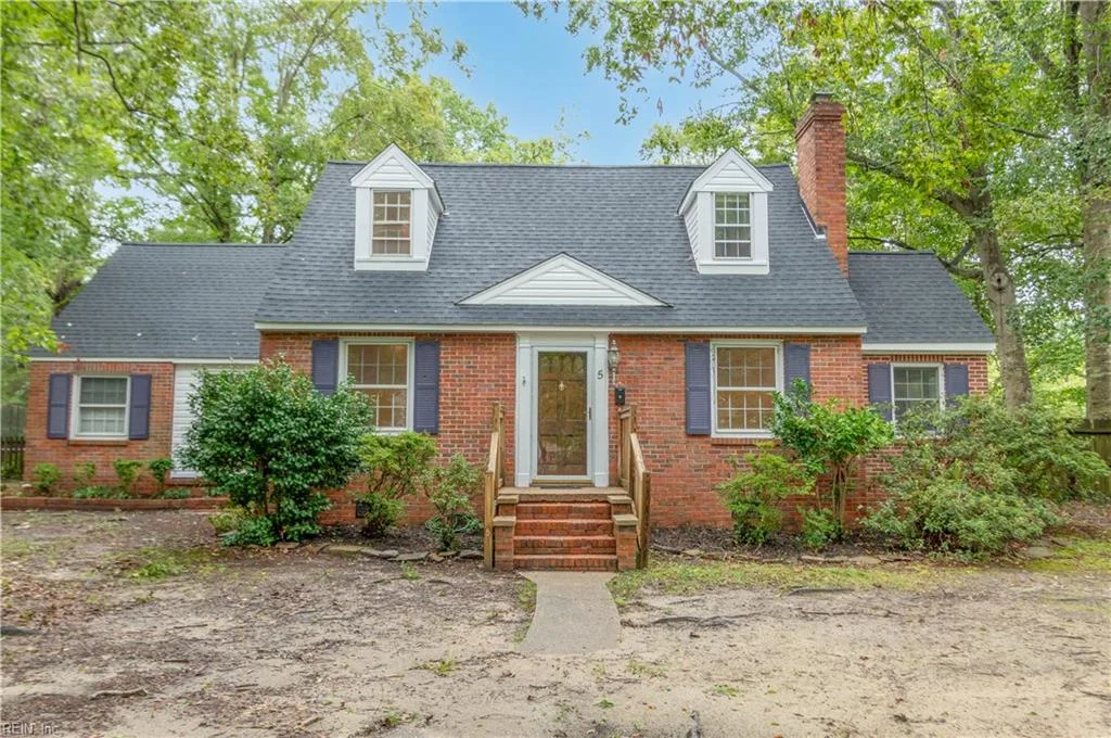 5 White Oak DR, NEWPORTNEWS VA 23601