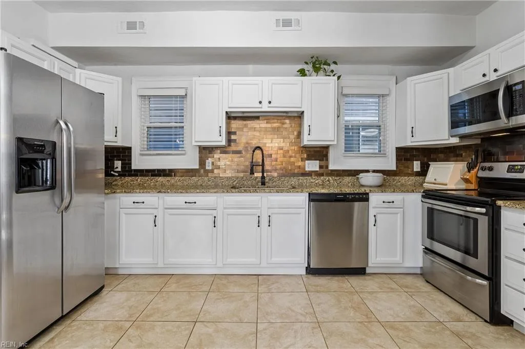 232 W 31st ST, NORFOLK VA 23504