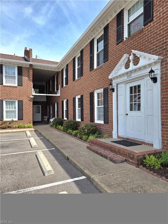 405 Erle CRES #105, VIRGINIABEACH VA 23451
