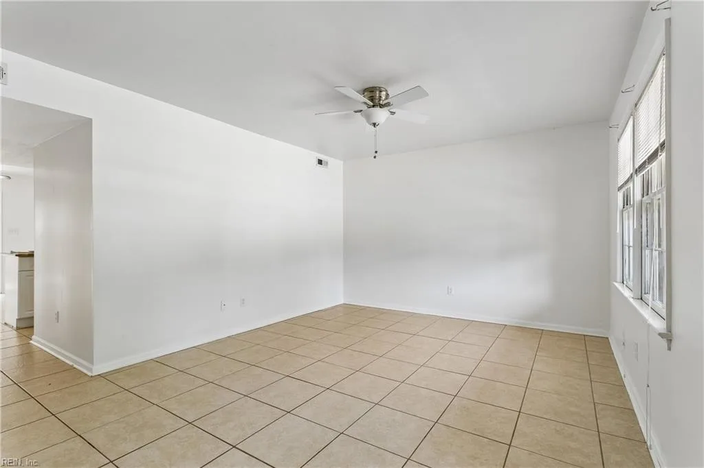 381 Circuit Ln #C, Newport News — photo