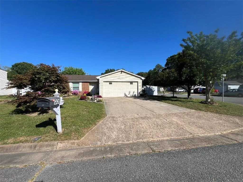 908 Chatsworth DR, NEWPORTNEWS VA 23601