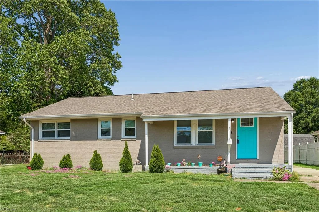 6 Barnes CT, HAMPTON VA 23664