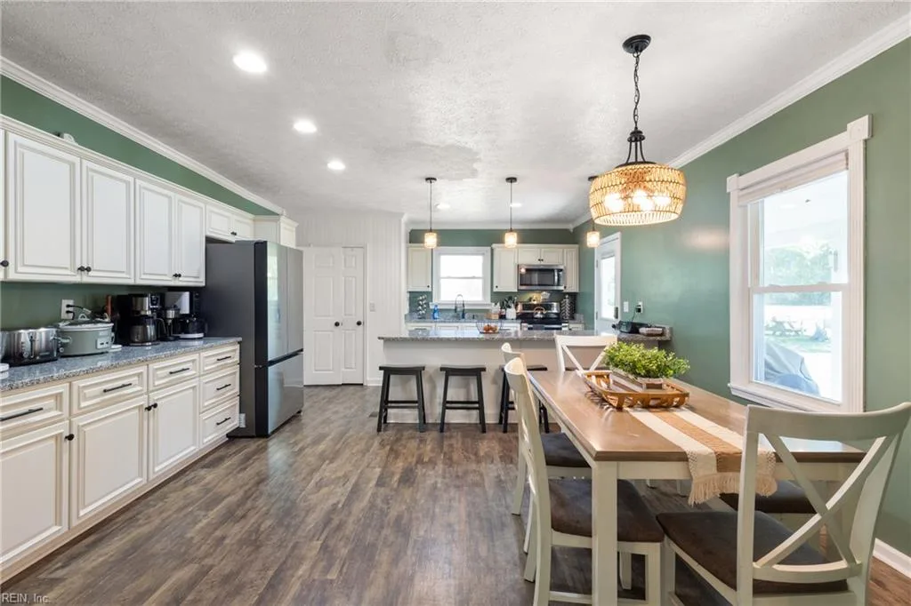9239 Farys Mill Rd, Gloucester — photo