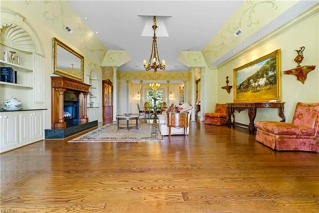 2069 Munden Point Rd, Virginia Beach — photo