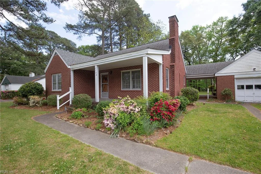 1152 Melvin DR, PORTSMOUTH VA 23701