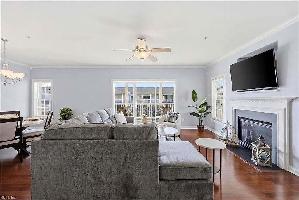 8252 N View Blvd, Norfolk — photo