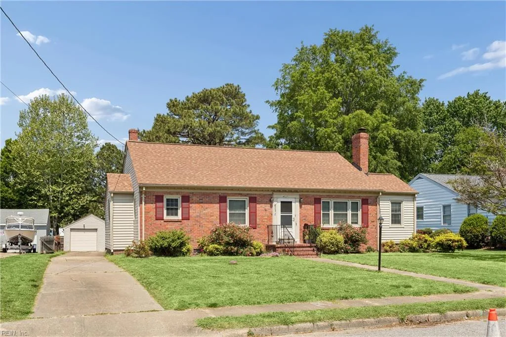 4037 Catesby Jones DR, HAMPTON VA 23669