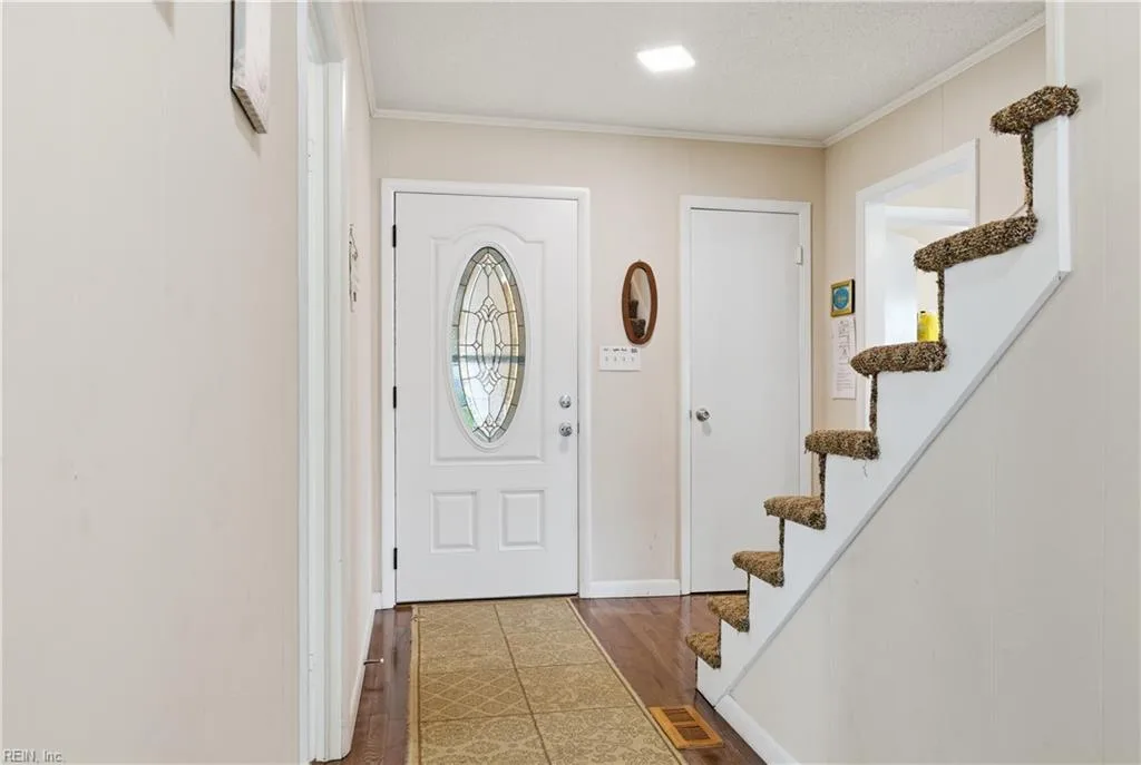 1155 Little Bay Ave, Norfolk — photo