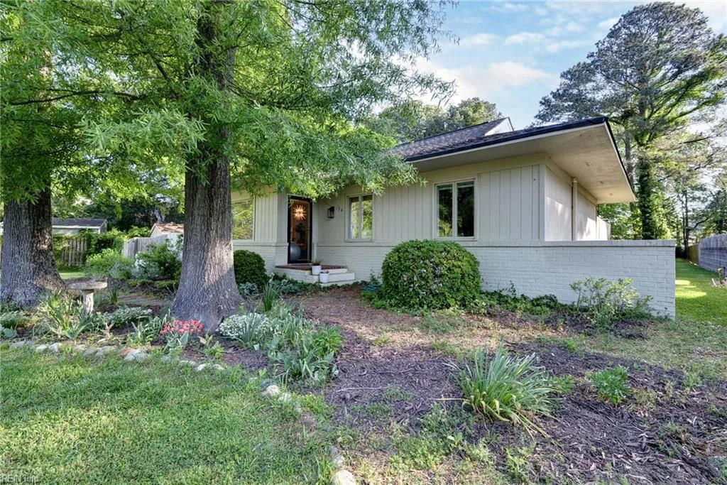 134 Riverview DR, HAMPTON VA 23669