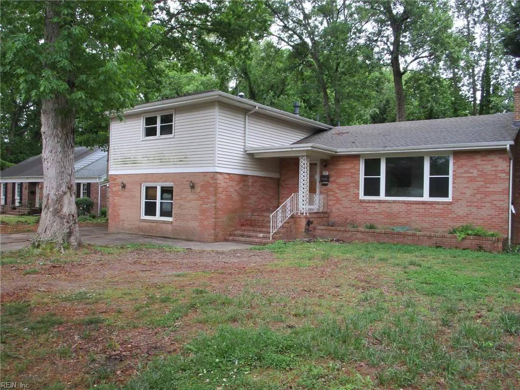 537 Hallmark DR, NEWPORTNEWS VA 23606