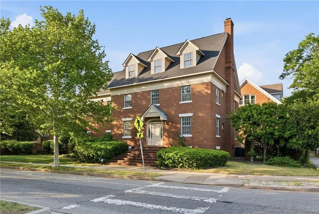 300 W Olney Rd