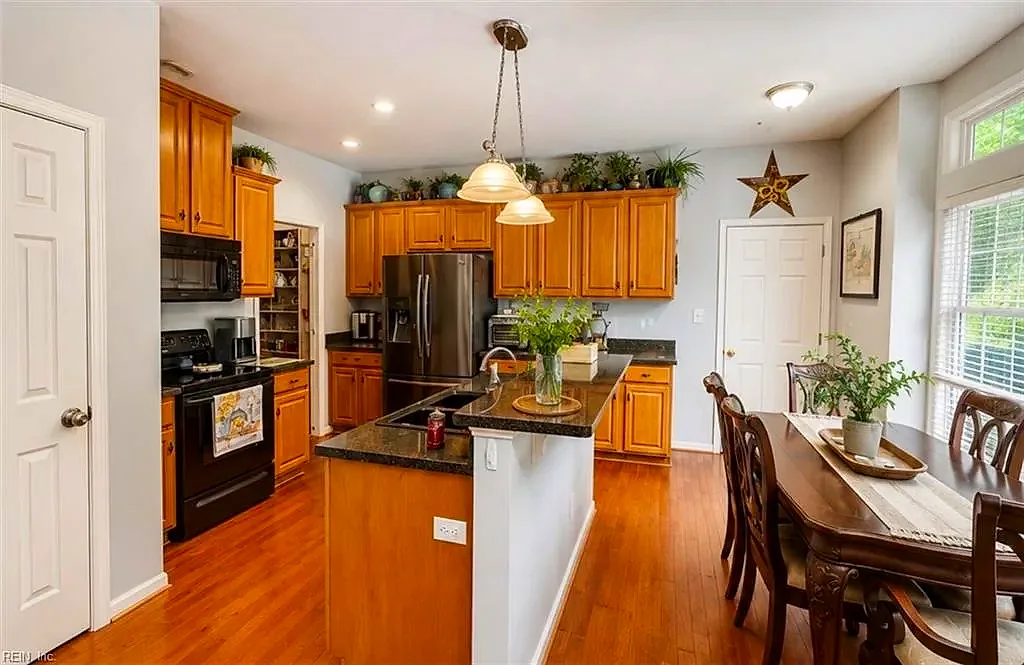 8077 Founders Mill Way, Gloucester — photo