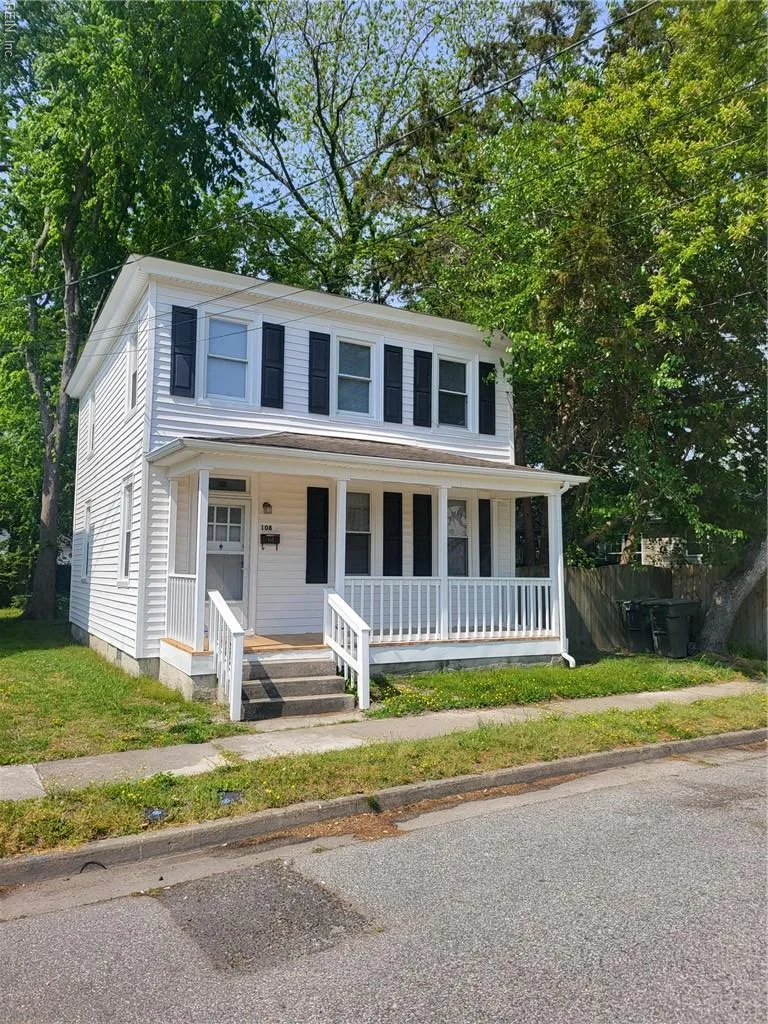 108 E Howard ST, HAMPTON VA 23663