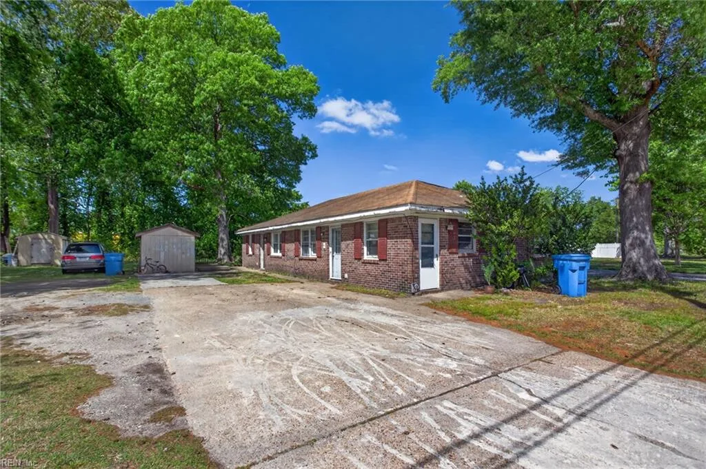 908 Poplar AVE, CHESAPEAKE VA 23323