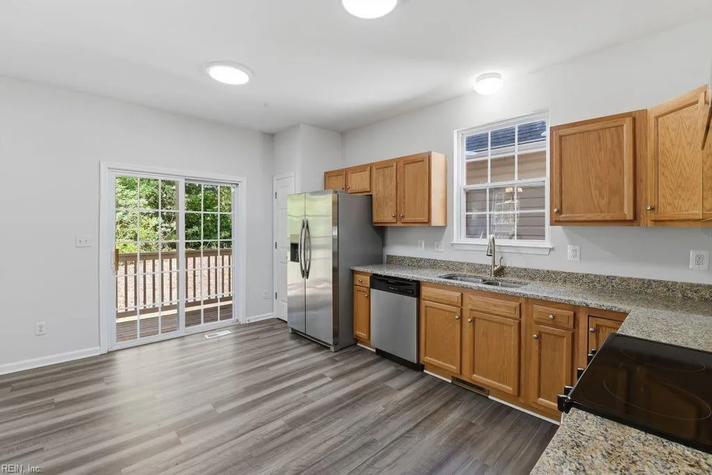 2560 Banbury Ct, Hayes — photo