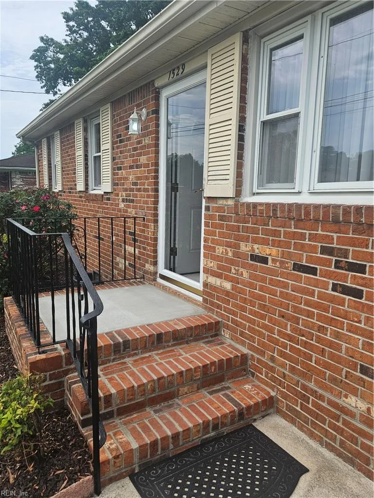 1529 Wood AVE, CHESAPEAKE VA 23325