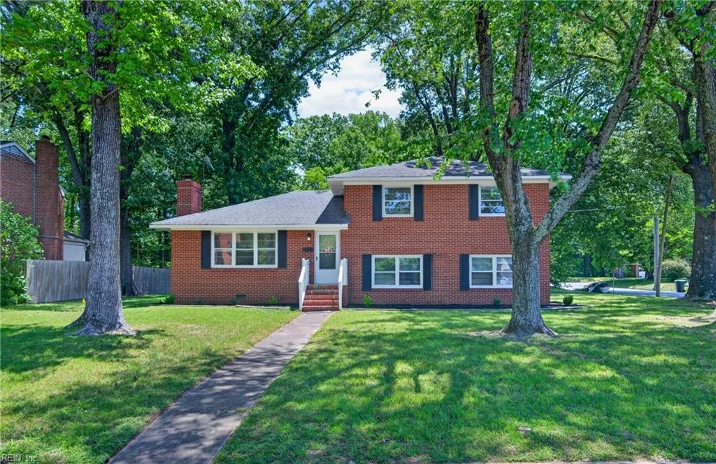2 Larchmont CRES, NEWPORTNEWS VA 23606