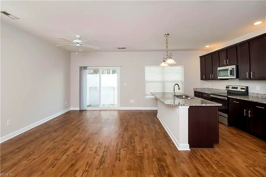 1109 Courage Ct, Virginia Beach — photo