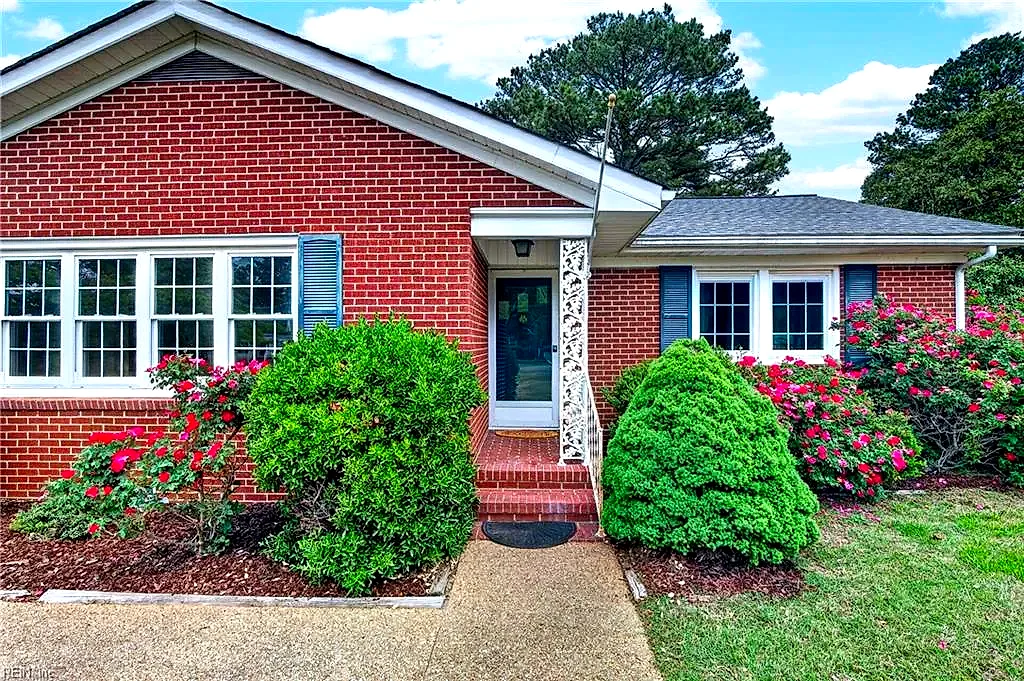 6743 Williams Landing Rd, Hayes — photo