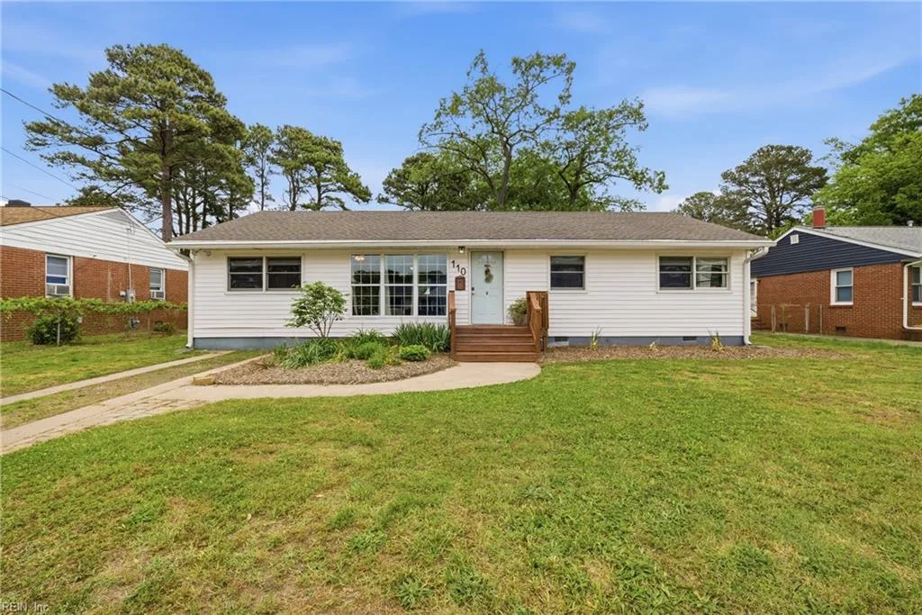 110 Lynnhaven DR, HAMPTON VA 23666