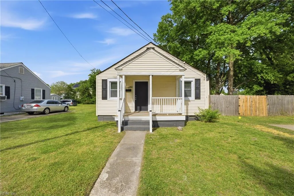 802 Smith ST, HAMPTON VA 23661