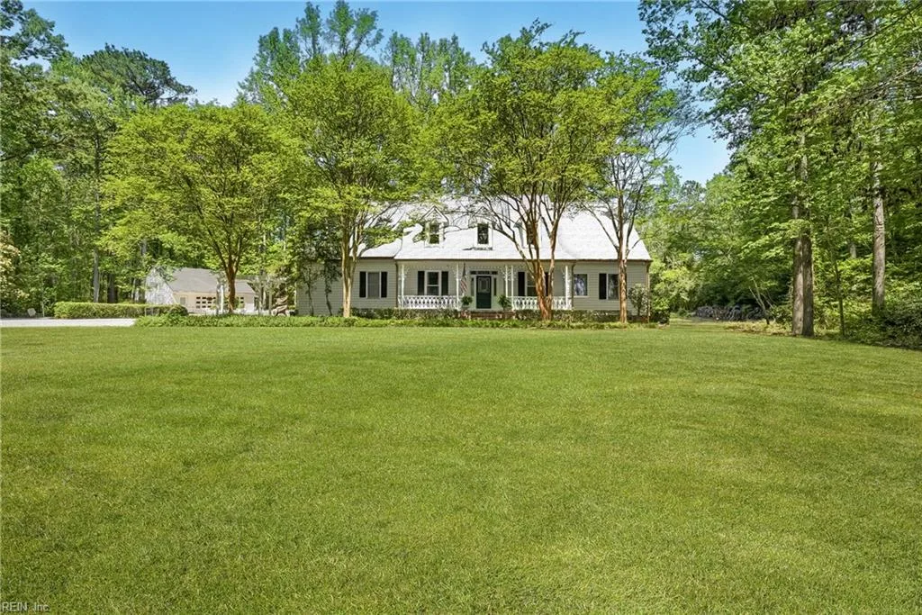 1024 Pleasant Ridge DR, CHESAPEAKE VA 23322