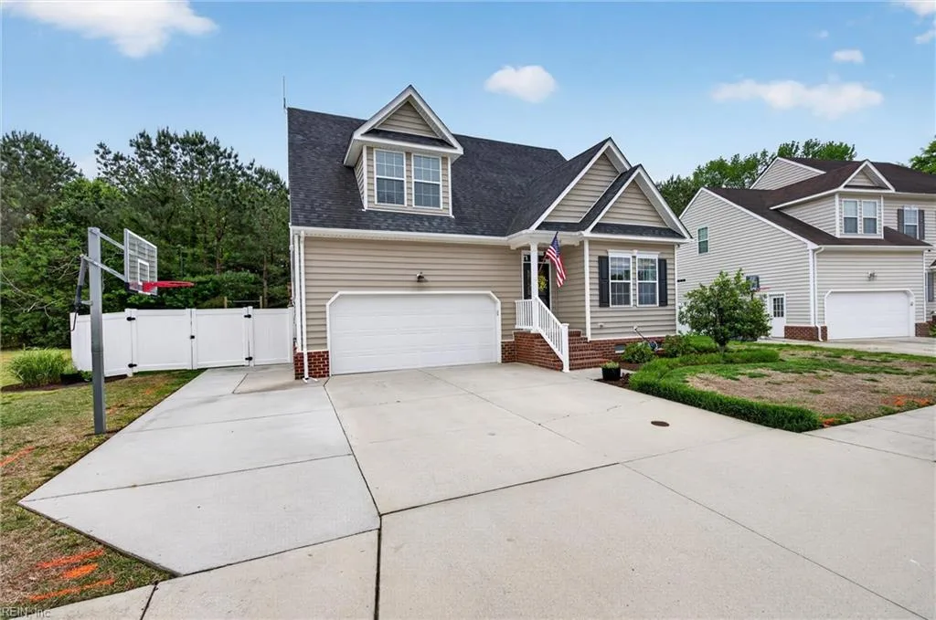 718 Creekwood DR, CHESAPEAKE VA 23323