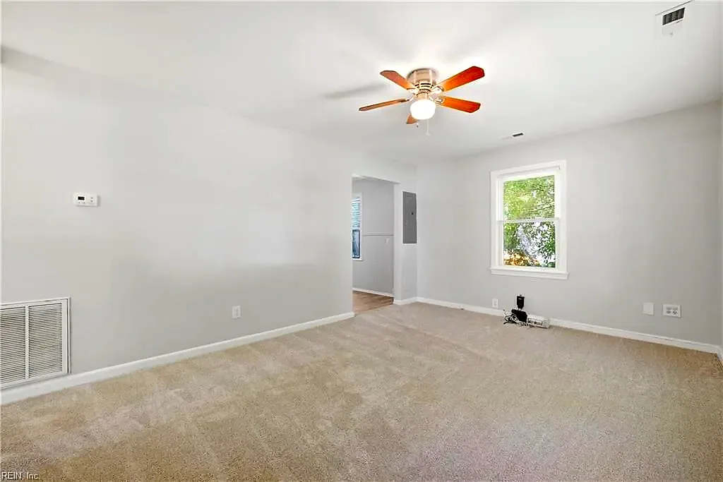 10 Brentwood Dr, Hampton — photo