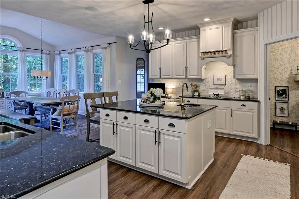 215 N Benjamin Howell ST, WILLIAMSBURG VA 23188