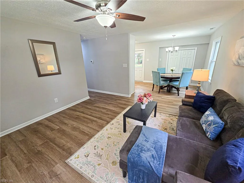 218 Pine Grove AVE, HAMPTON VA 23669
