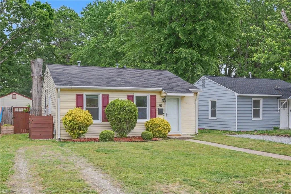 51 Phelps CIR, HAMPTON VA 23663