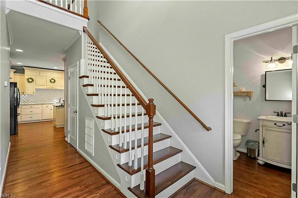 419 Quaker Ridge Ct, Suffolk — photo