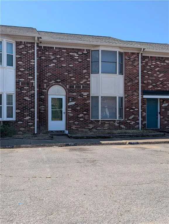 1939 Darnell DR, VIRGINIABEACH VA 23455