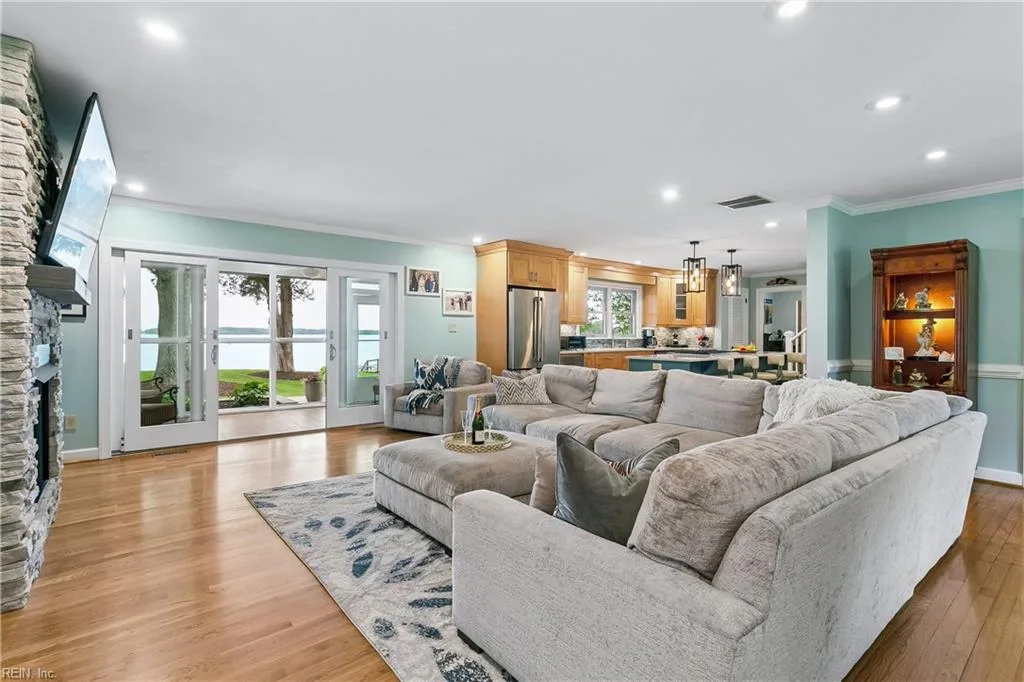33 Haughton LN, NEWPORTNEWS VA 23606