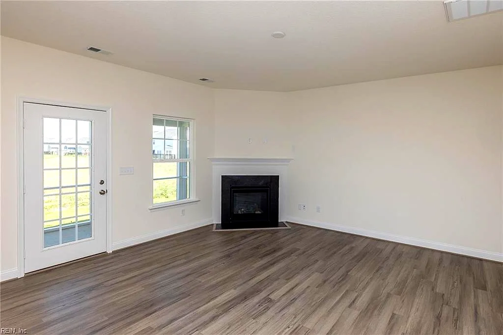 104 Getty Rd, Suffolk — photo