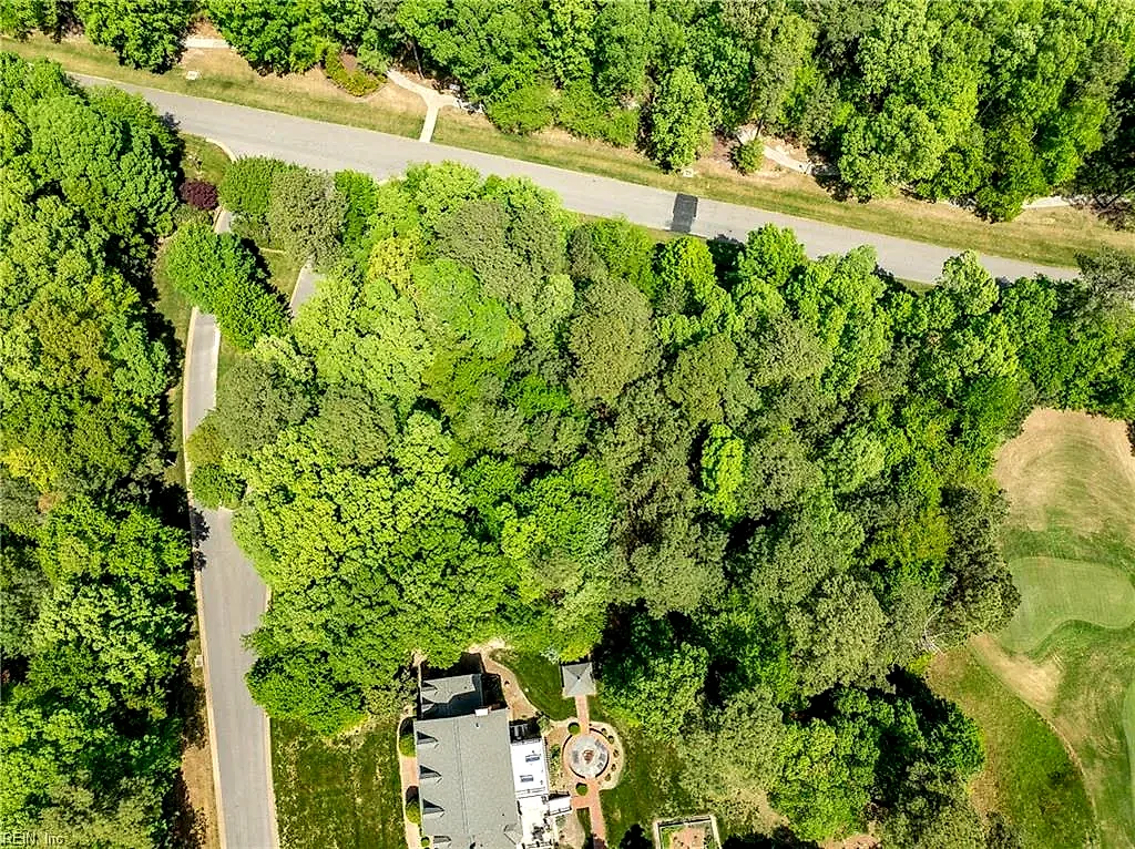 2114 Hornes Lake Rd, Williamsburg — photo
