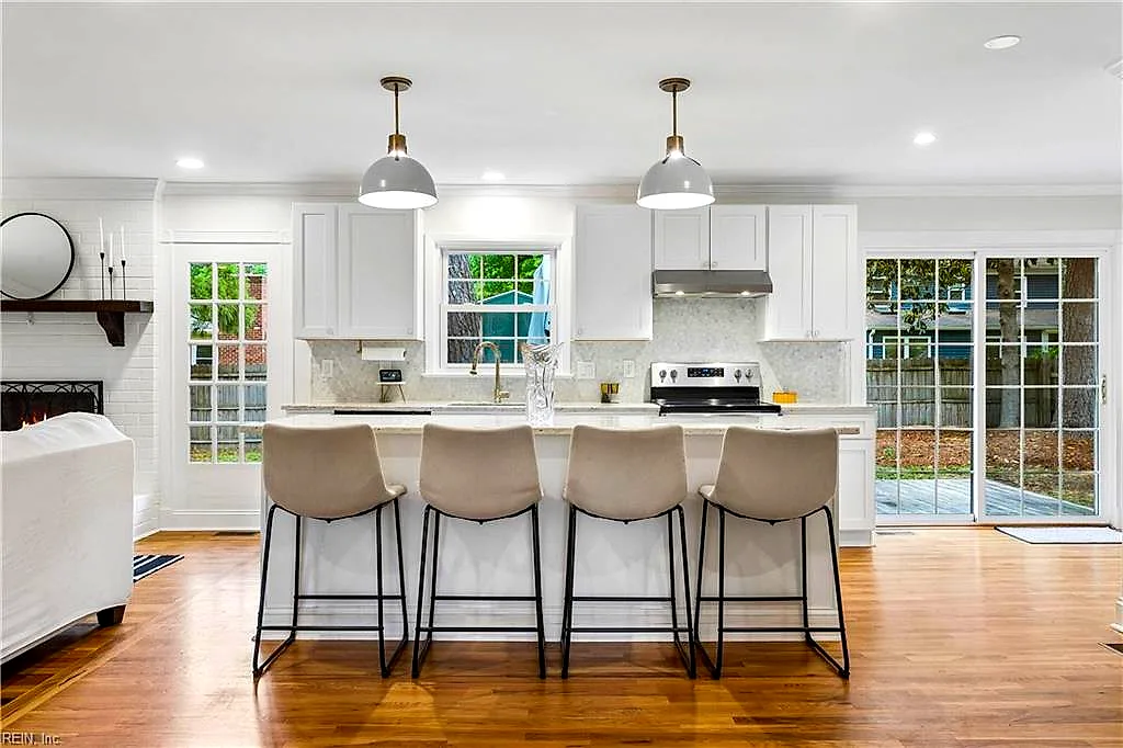 709 Village Green Pw, Newport News — photo