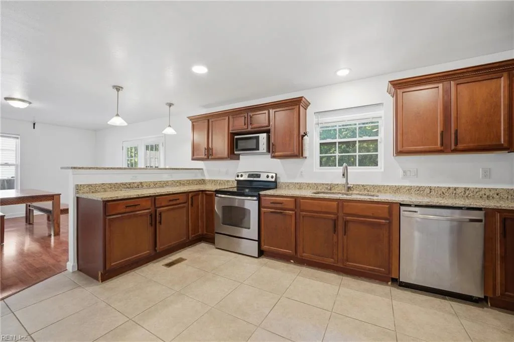 6050 Finney St, Norfolk — photo
