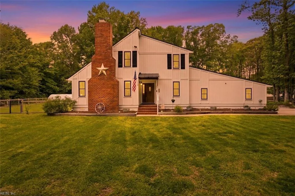 660 Margaret DR, CHESAPEAKE VA 23322