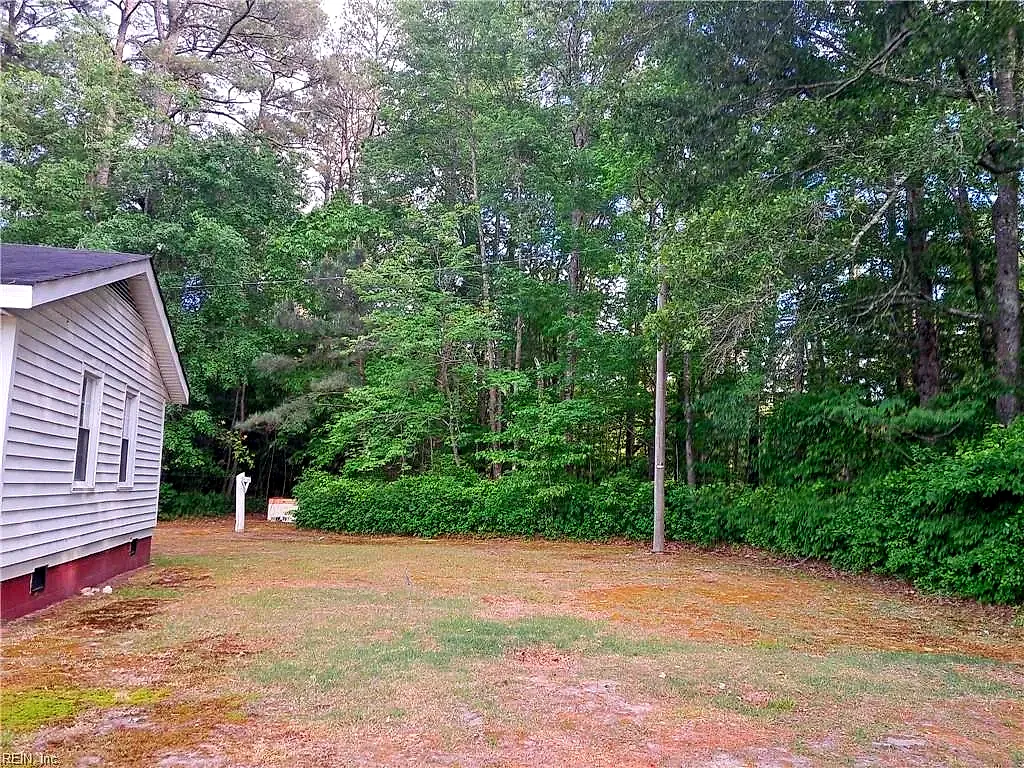 6805 Quaker Dr, Suffolk — photo