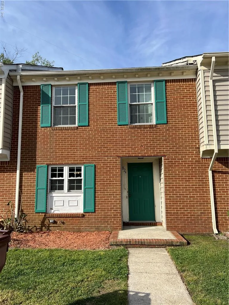 824 Huntly DR, CHESAPEAKE VA 23320