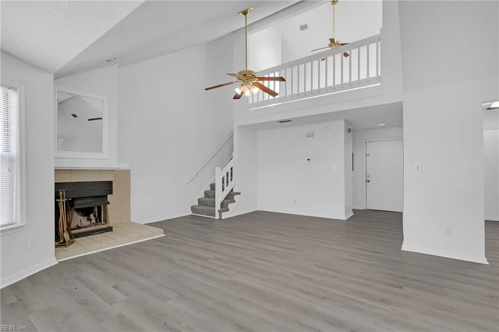 517 Mary Roberts LN, NEWPORTNEWS VA 23608