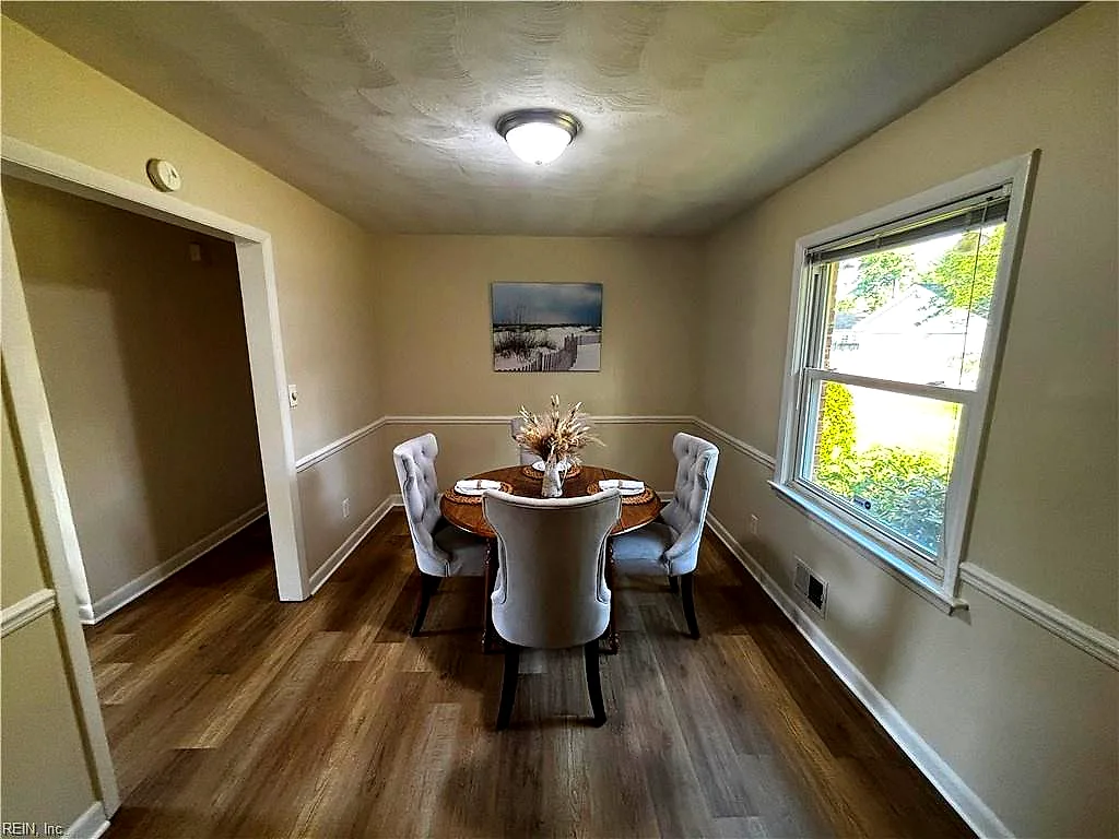5425 W Norfolk Rd, Portsmouth — photo
