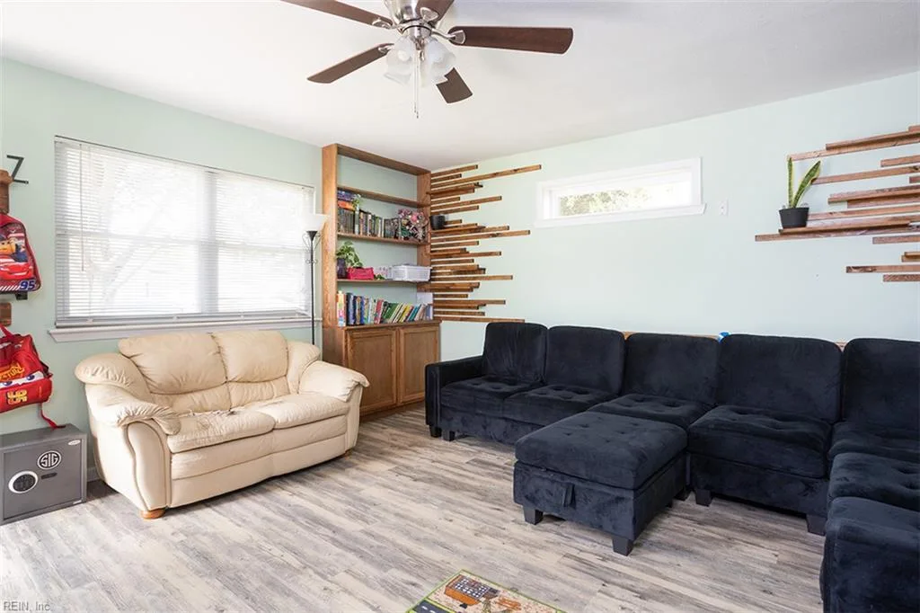 1247 New Land DR, VIRGINIABEACH VA 23453
