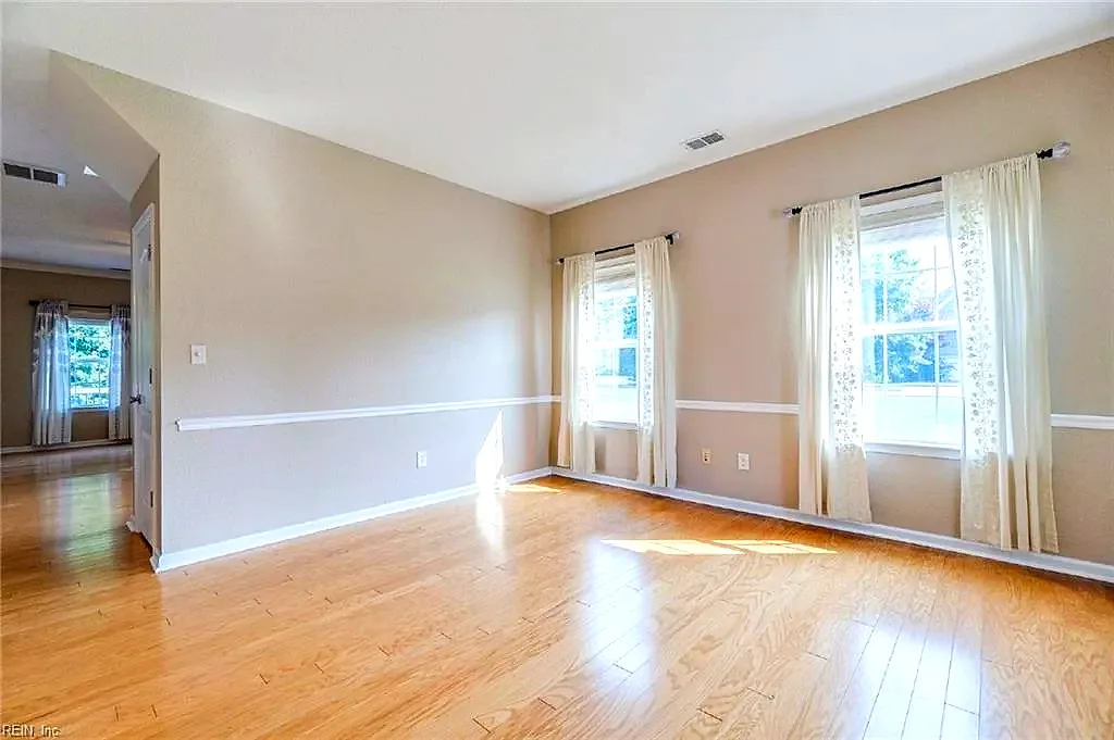 7002 Porthole Pl, Suffolk — photo